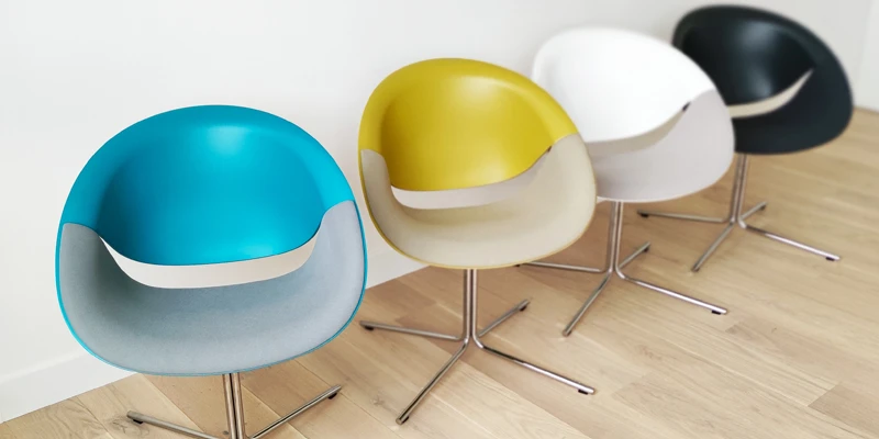 Fauteuils de couleur pour salle de réunion