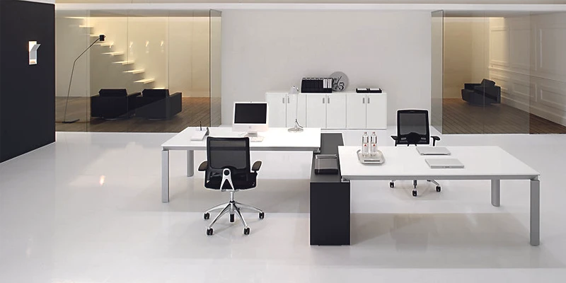 Bureaux jumeaux pour espace de travail en coworking ou open space